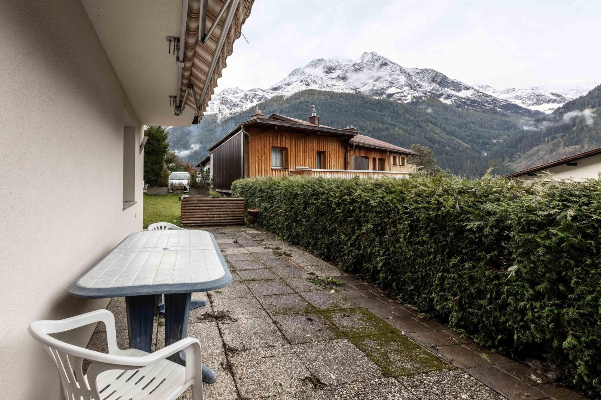 Haus Weinberg Apartment เพทท์นอย อัม อาร์ลแบร์ก ภายนอก รูปภาพ