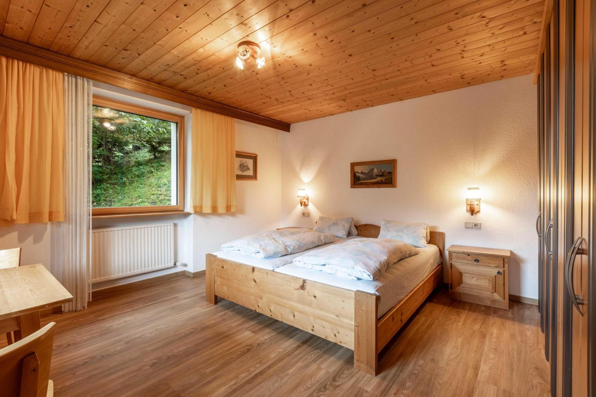 Haus Weinberg Apartment เพทท์นอย อัม อาร์ลแบร์ก ภายนอก รูปภาพ