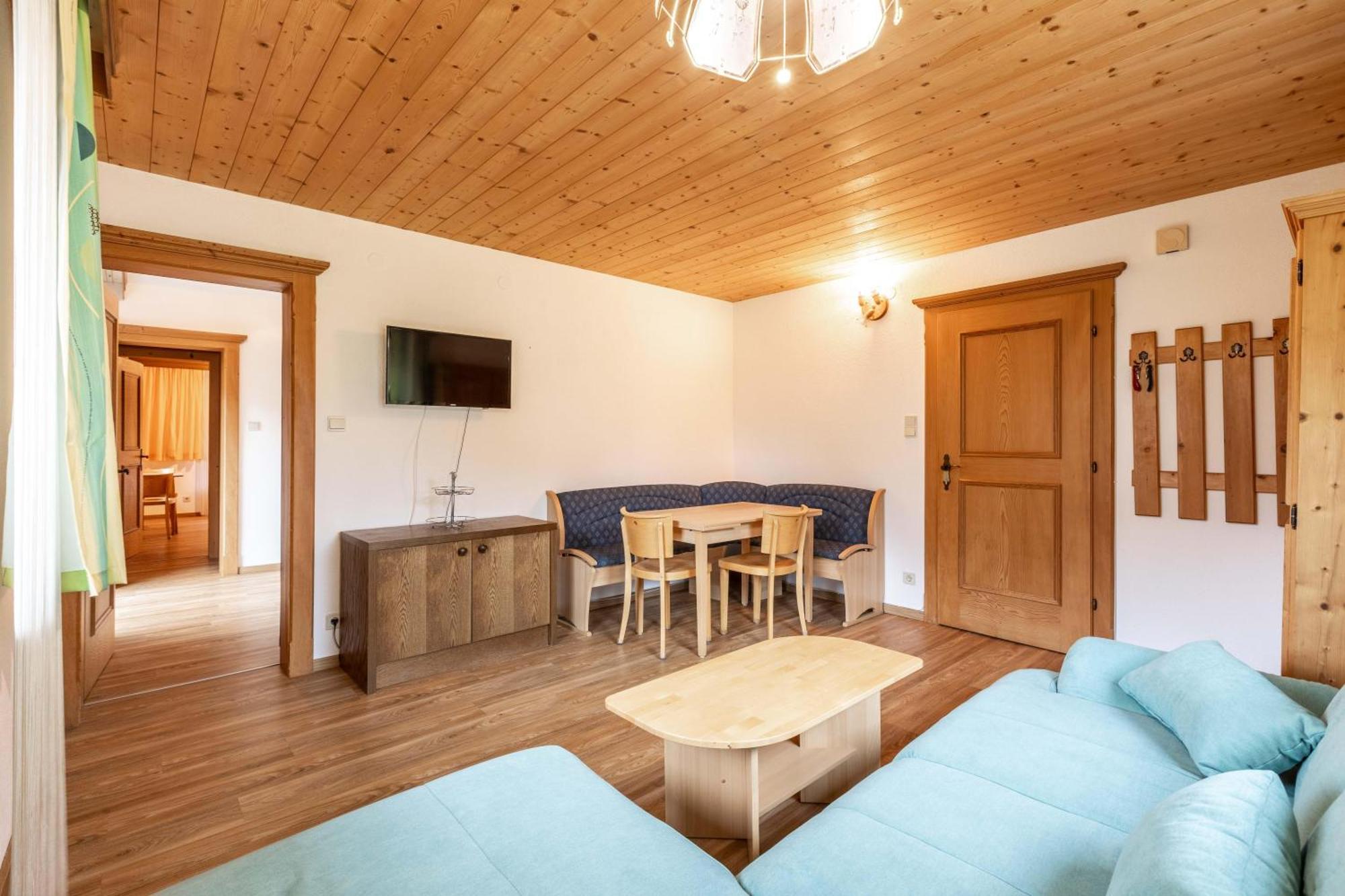 Haus Weinberg Apartment เพทท์นอย อัม อาร์ลแบร์ก ภายนอก รูปภาพ